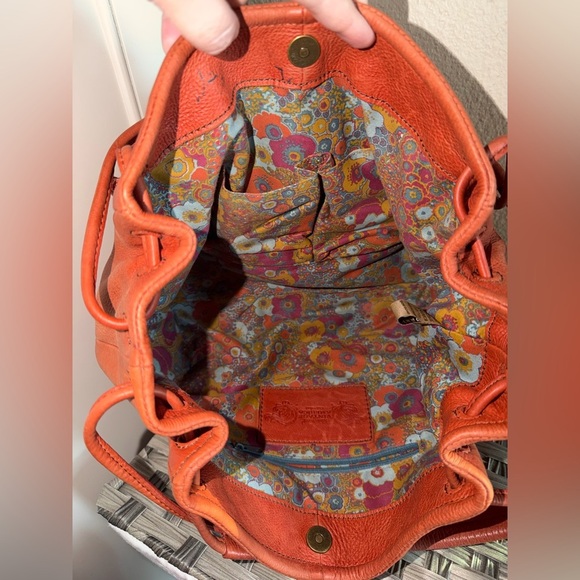 Nine West Vintage America Rust Leather Drawstring Shoulder Bag Floral Lining - Picture 9 of 16